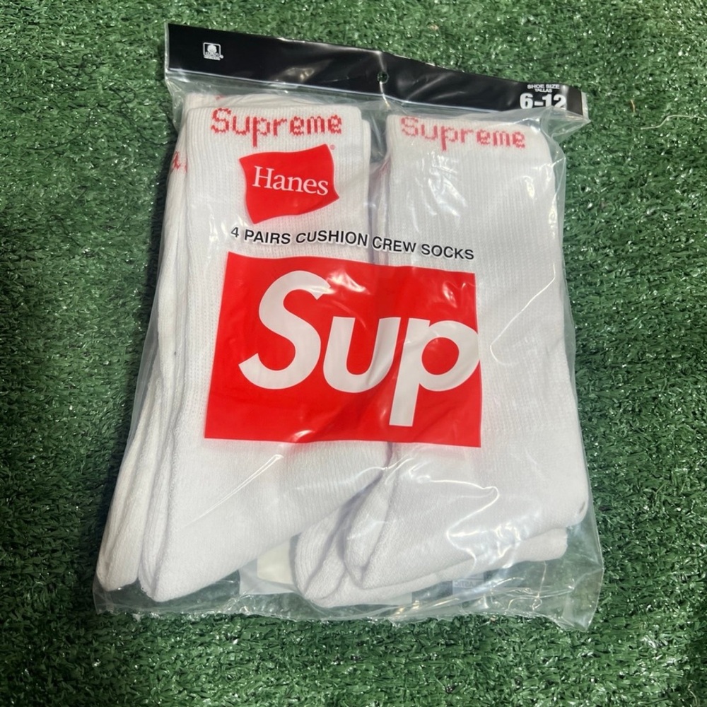 Hanes x Supreme White Cushion Crew Socks - 4 Pack